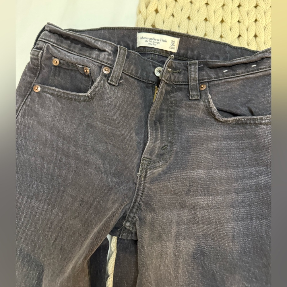 A&F Black Mid Rise - Picture 4 of 5